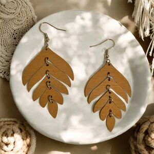 NEW Boho Wooden Leaf Drop‎ Hook Fashion Earrings